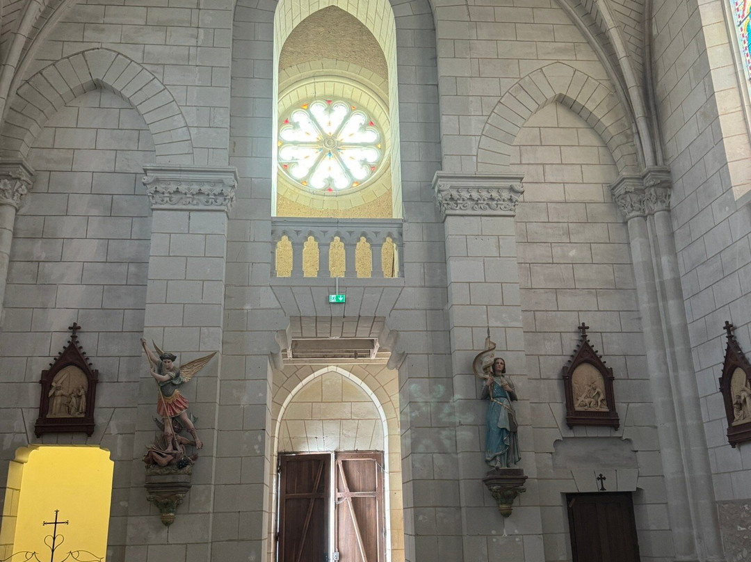 Eglise de la Trinite-Pleumartin必去景点