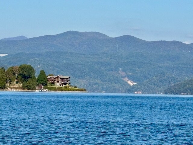 Jocassee Lake Tours-Salem必去景点