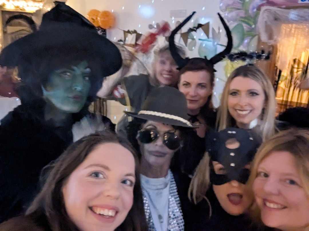 Mum's House Hx1 Cocktail Bar