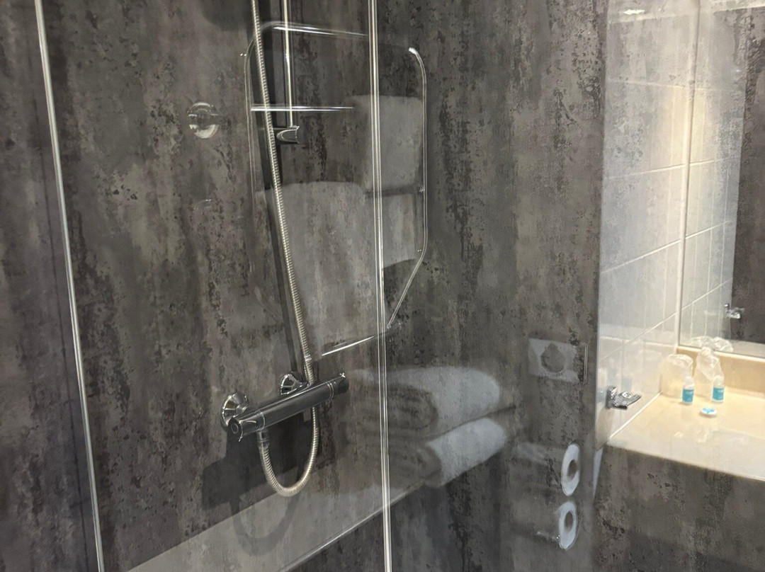 华美达格兰瑟姆酒店主图