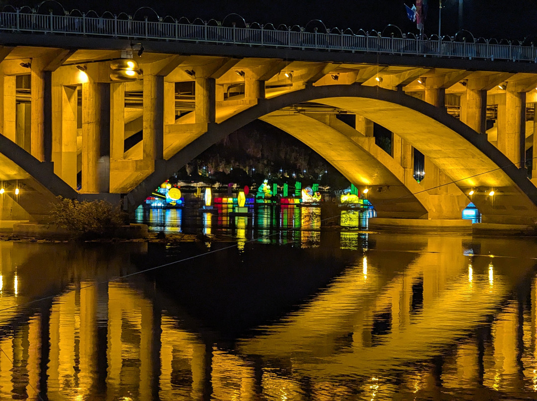 Jinju Namgang Yudeung Festival-晋州市必去景点