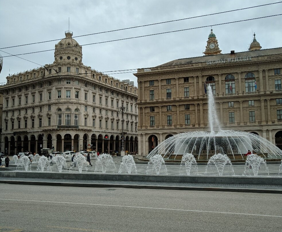 Piazza Raffaele De Ferrari-热那亚必去景点