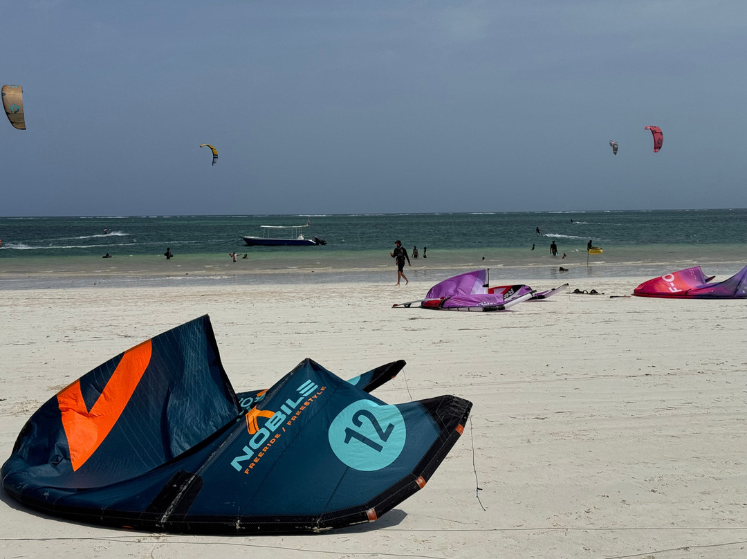 KiteMotion-迪亚尼必去景点