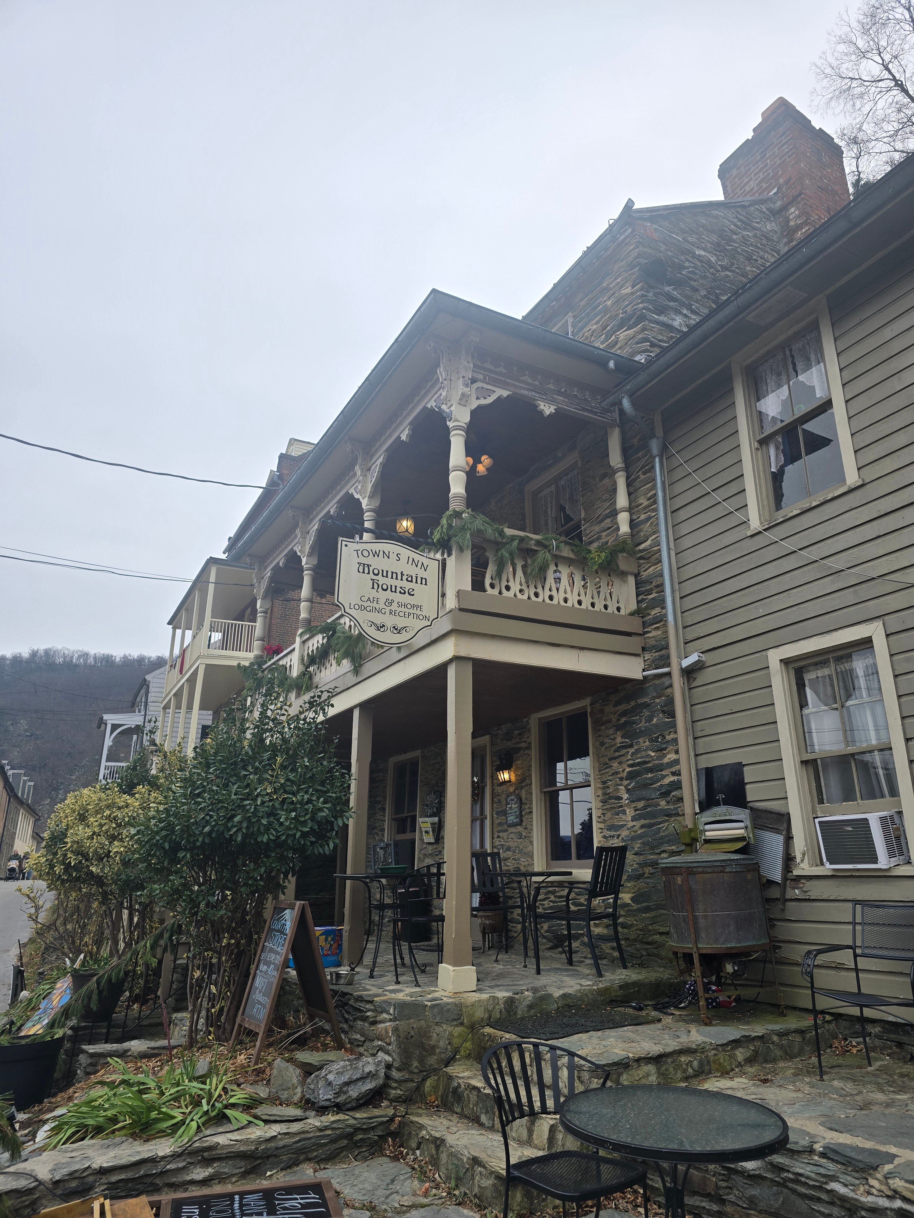 The Town's Inn-官方