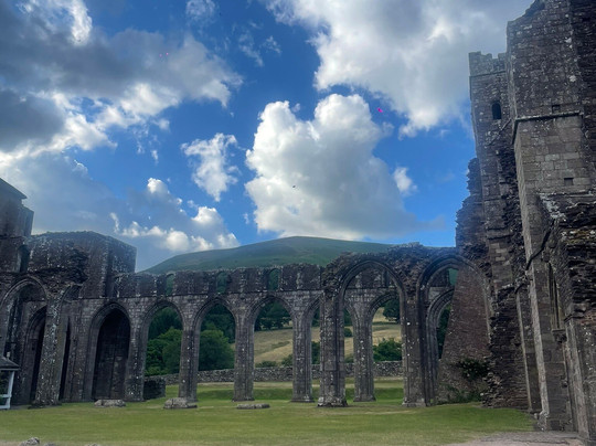 Llanthony Priory-Llanthony必去景点