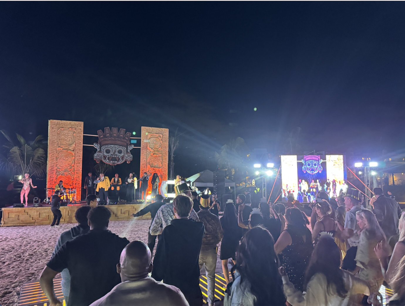 Majestic Elegance Costa Mujeres-泳池