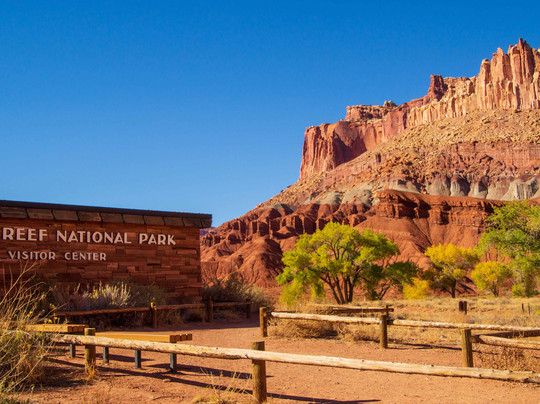 Capitol Reef National Park Visitor Center-圆顶礁国家公园必去景点