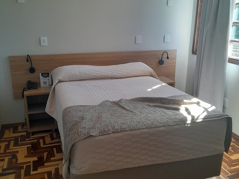 多姆拉斐尔商务酒店主图