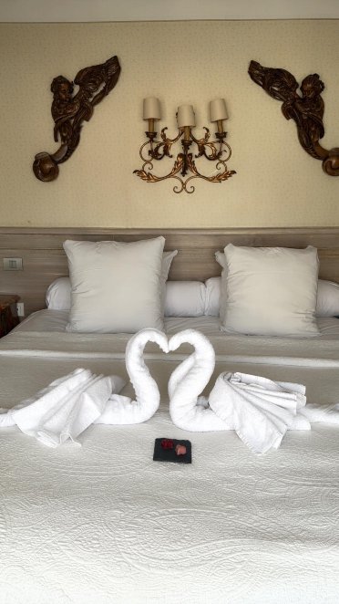 瑞享勃艮第克罗伊斯酒店-环球豪华酒店-客卧