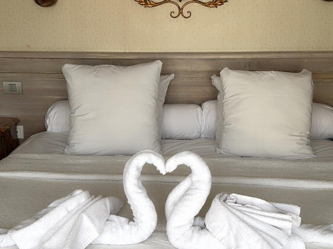 瑞享勃艮第克罗伊斯酒店-环球豪华酒店主图