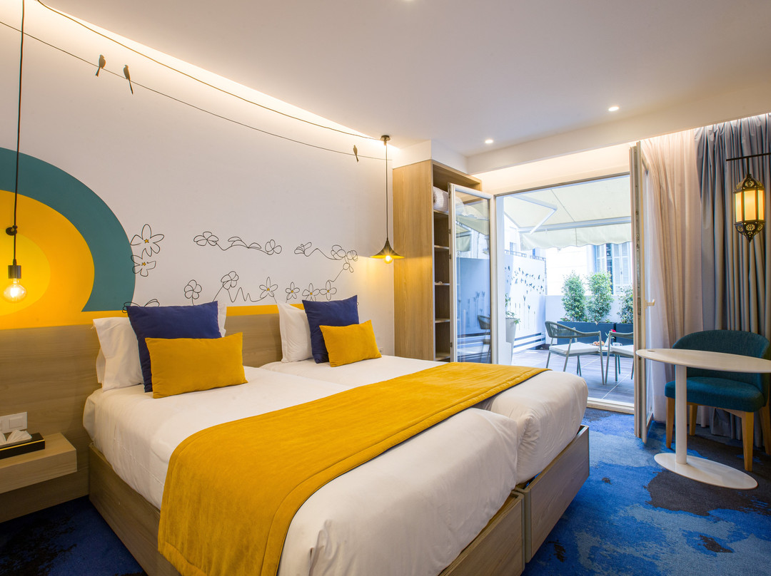 卡尔顿酒店主图