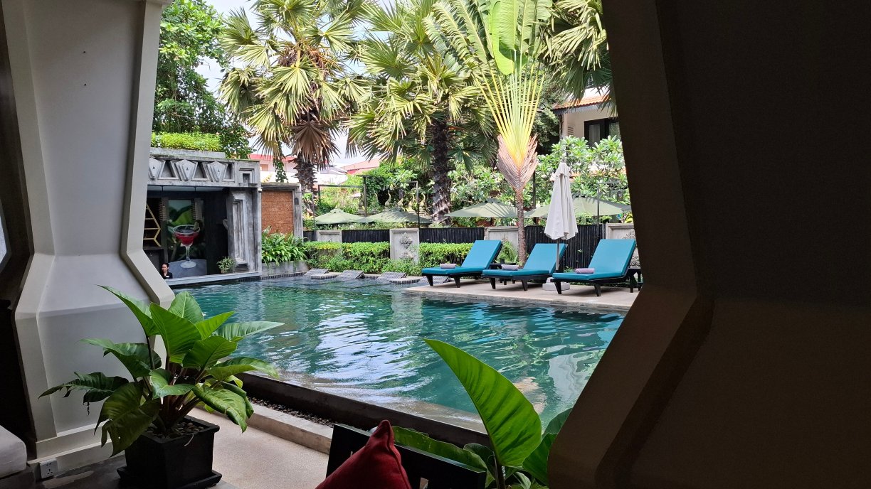 中央套房酒店-泳池