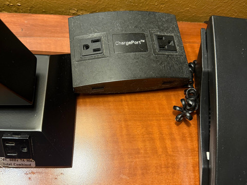 休斯顿白厅酒店主图