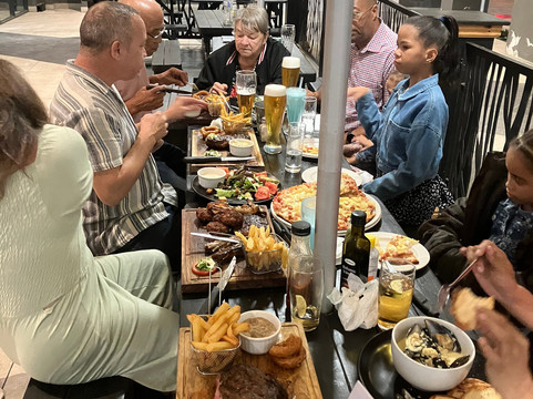 Tollie's Pub And Grill