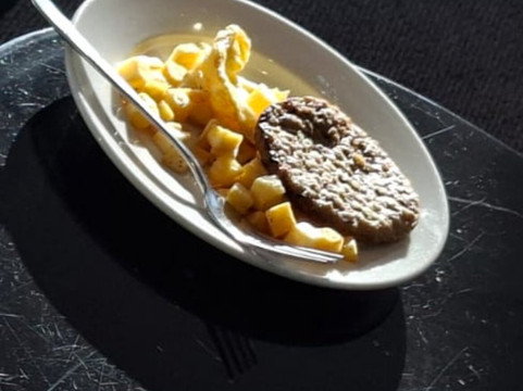 Plaza Express The Lounge-霍利必去景点