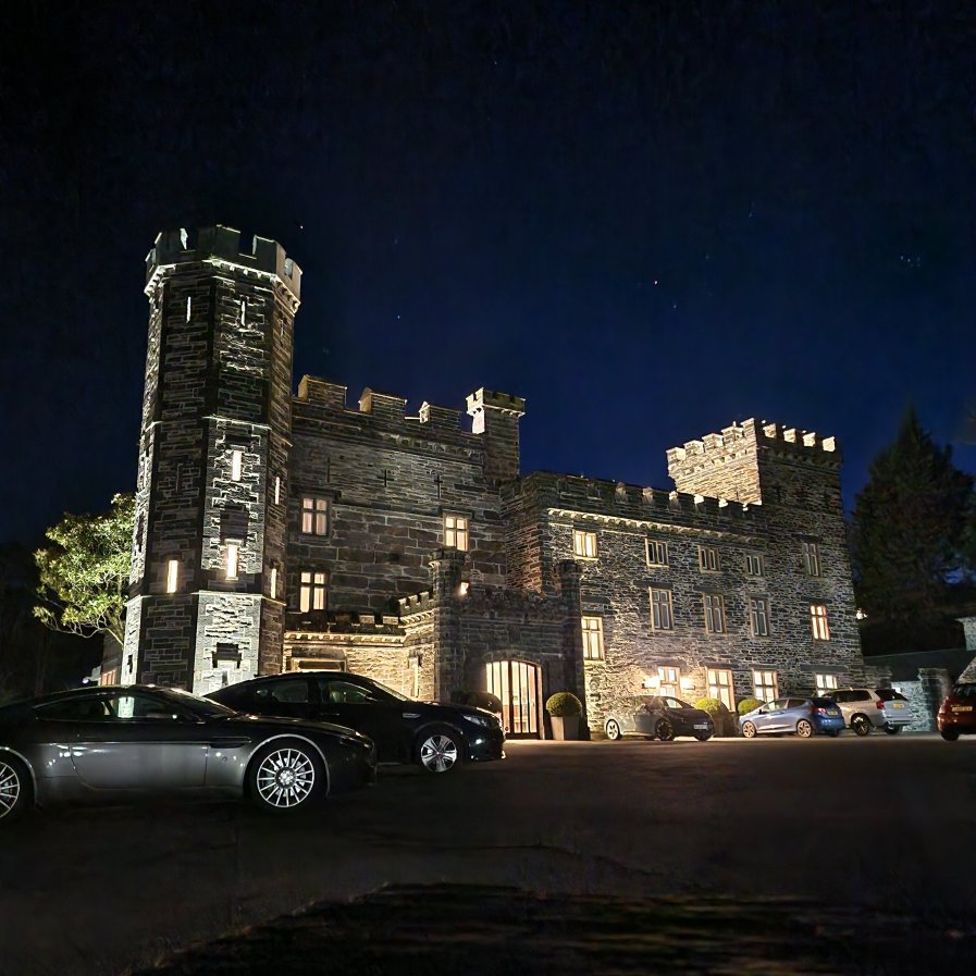 Castell Deudraeth-官方