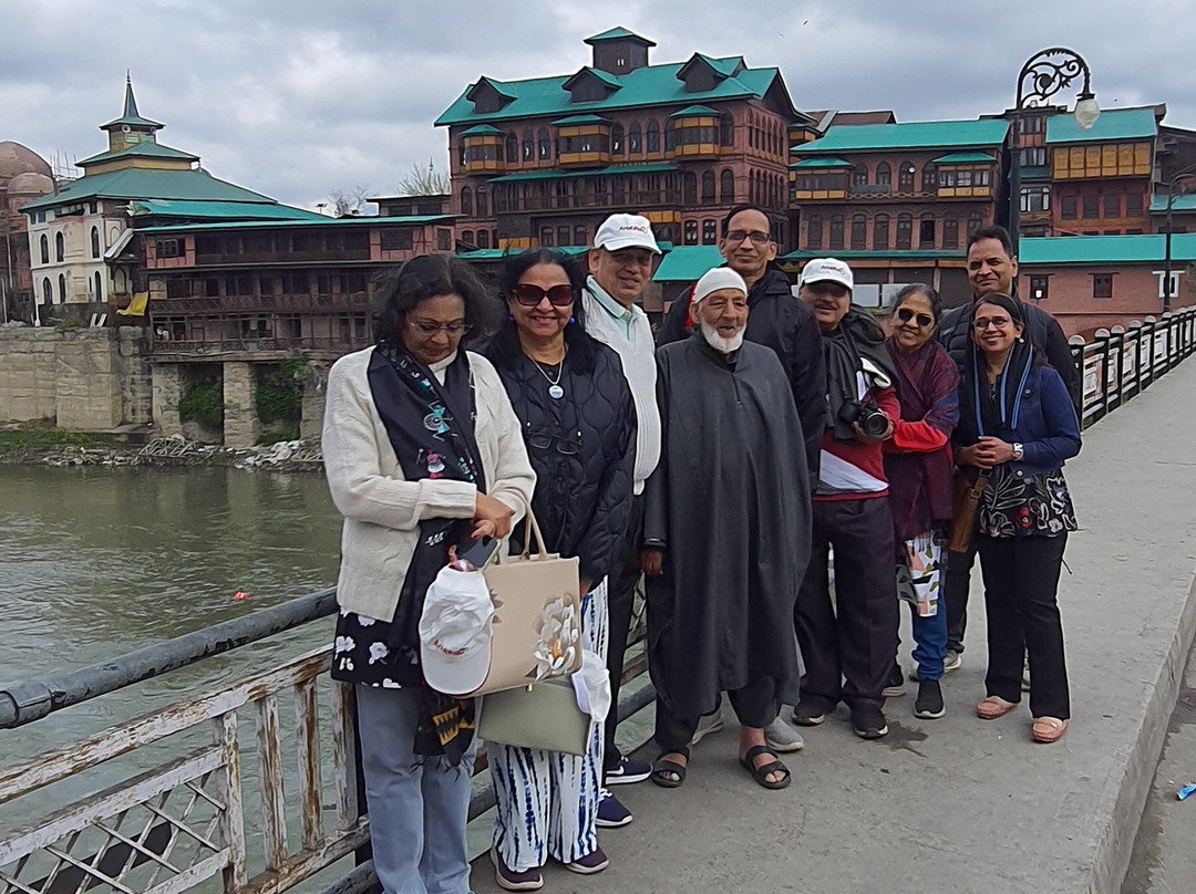 River Songs Tours and Travels-斯利那加必去景点