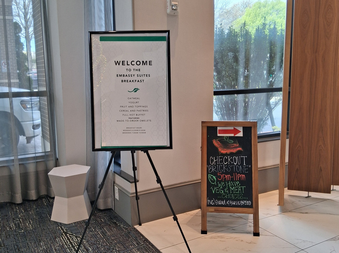 亚特兰大机场北部希尔顿安泊酒店主图