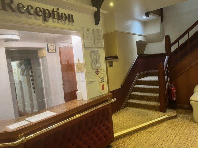 怀特酒店主图