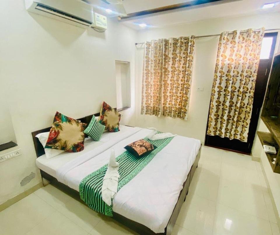 Hotel Raj Palace