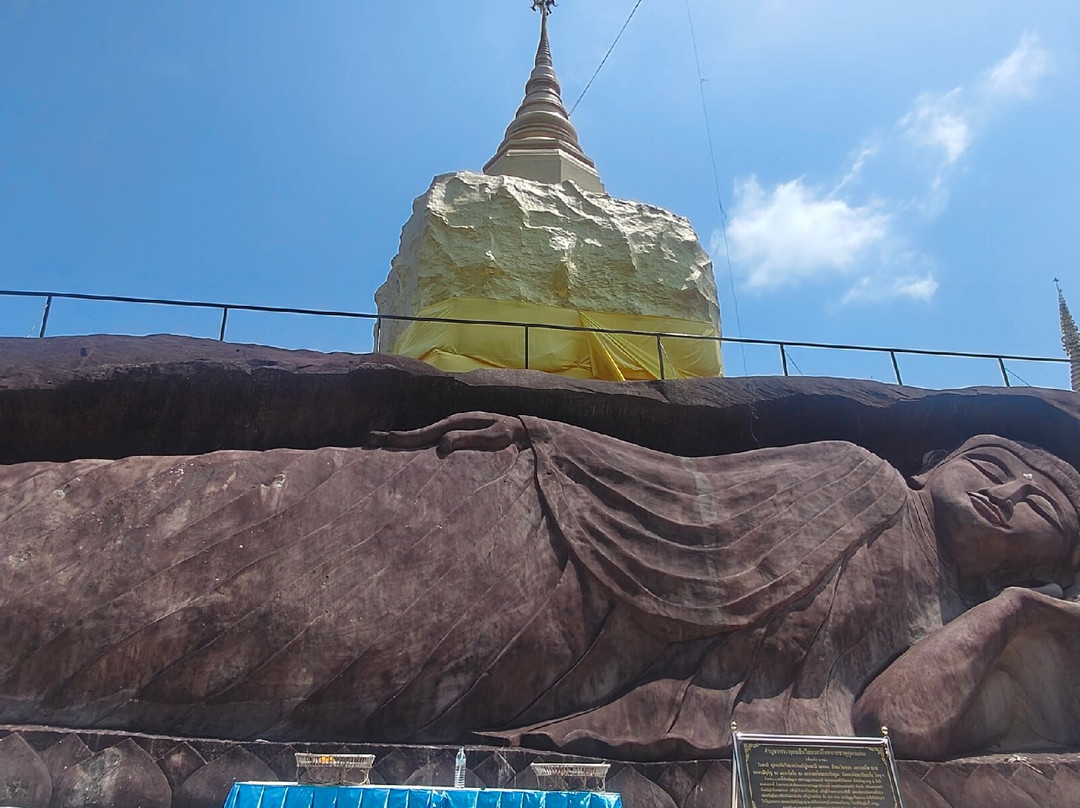 Wat Tham Pha Daen-沙功那空必去景点