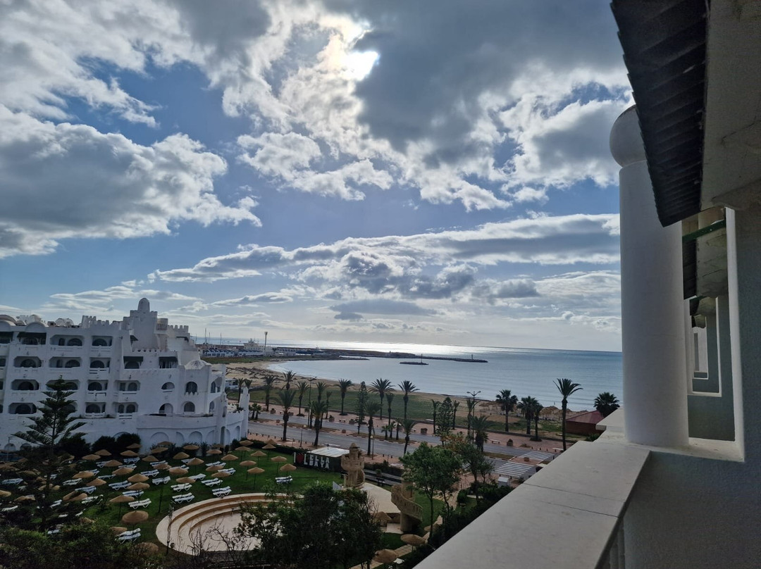 麦地那日光浴及海水浴酒店主图