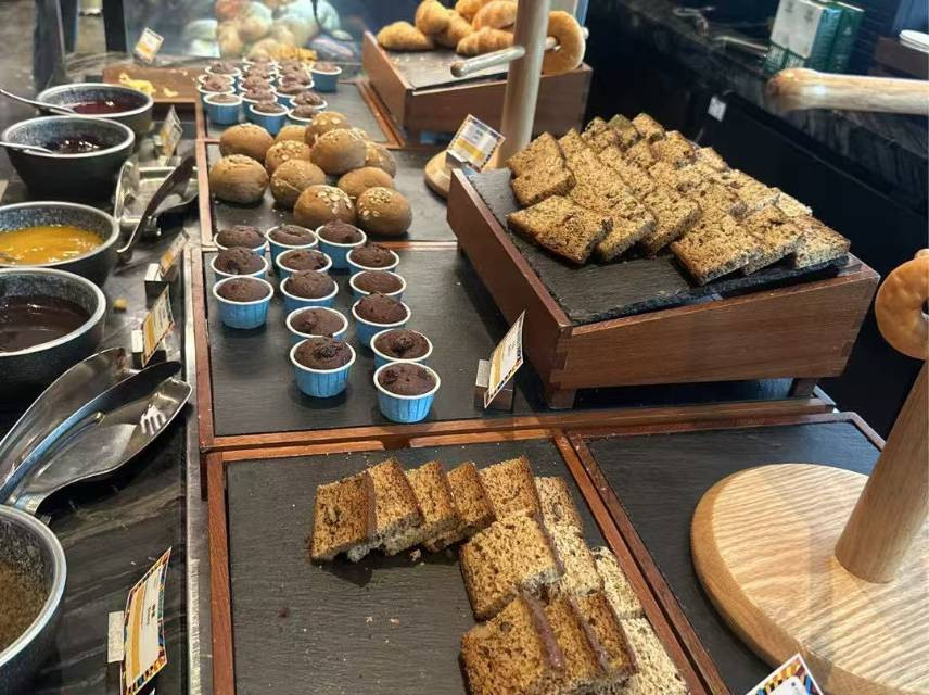 平湖卓越雅高铂尔曼酒店主图