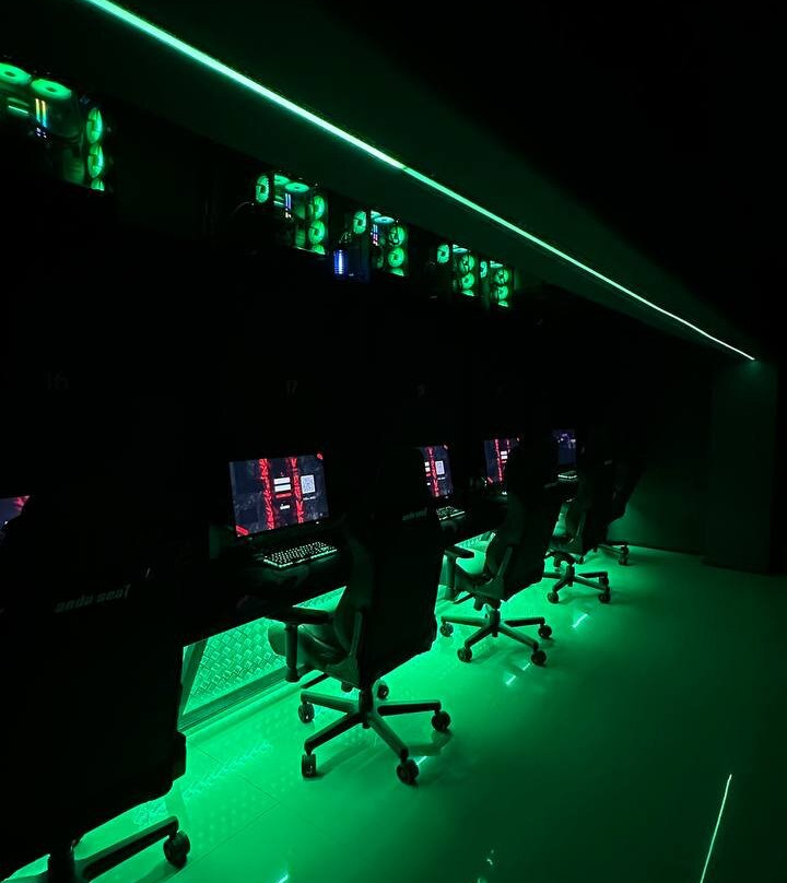 CUBE cafe-bar & PC club