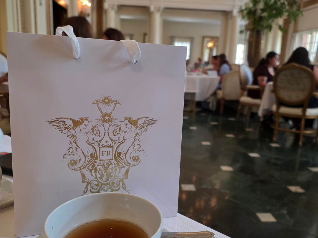 阿道弗斯傲途格精选酒店主图