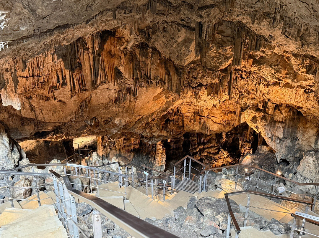 Cave Of Zeus-Anogia必去景点