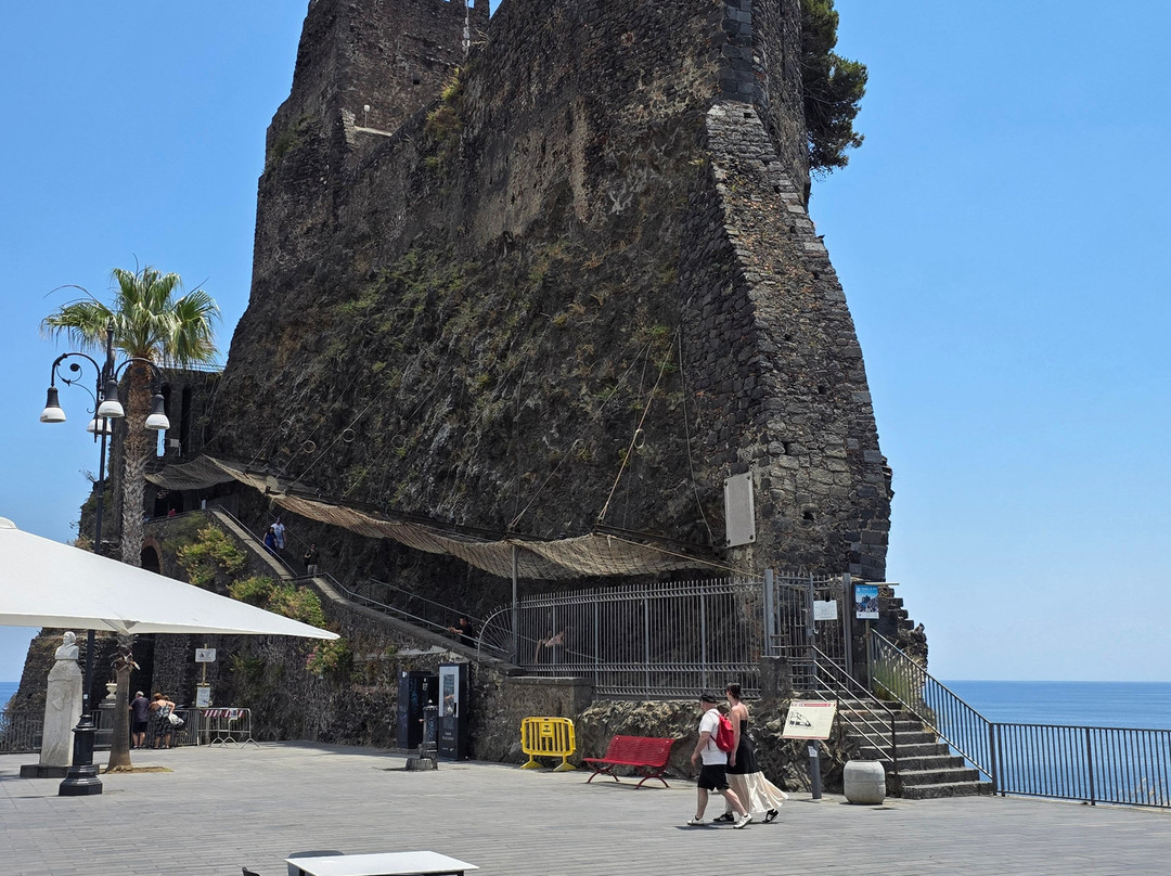 Castello Normanno-Aci Castello必去景点