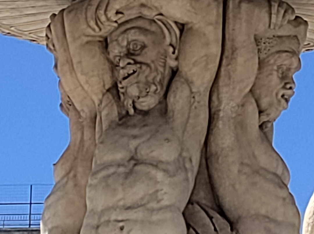 Fontana di Orione-墨西拿必去景点