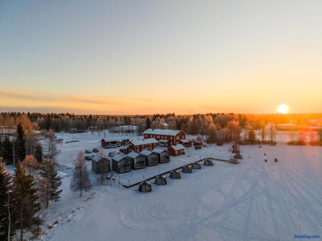 Aurora Lake Lodges
