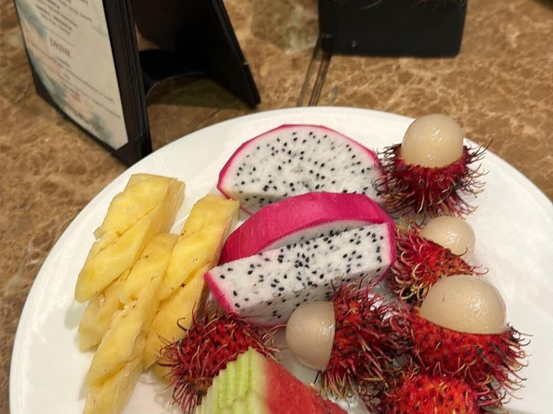 东方翡翠酒店主图