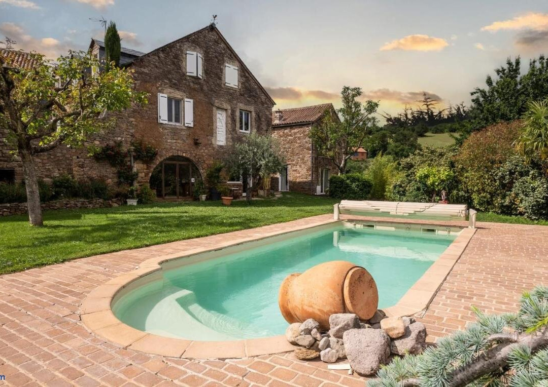 Le Pailler Chambres D'hotes Restaurant Gite piscine & spa