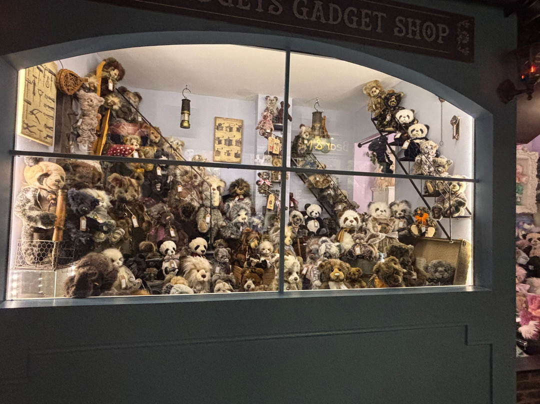 Charlie Bears Gallery & Shop-朗塞斯顿必去景点