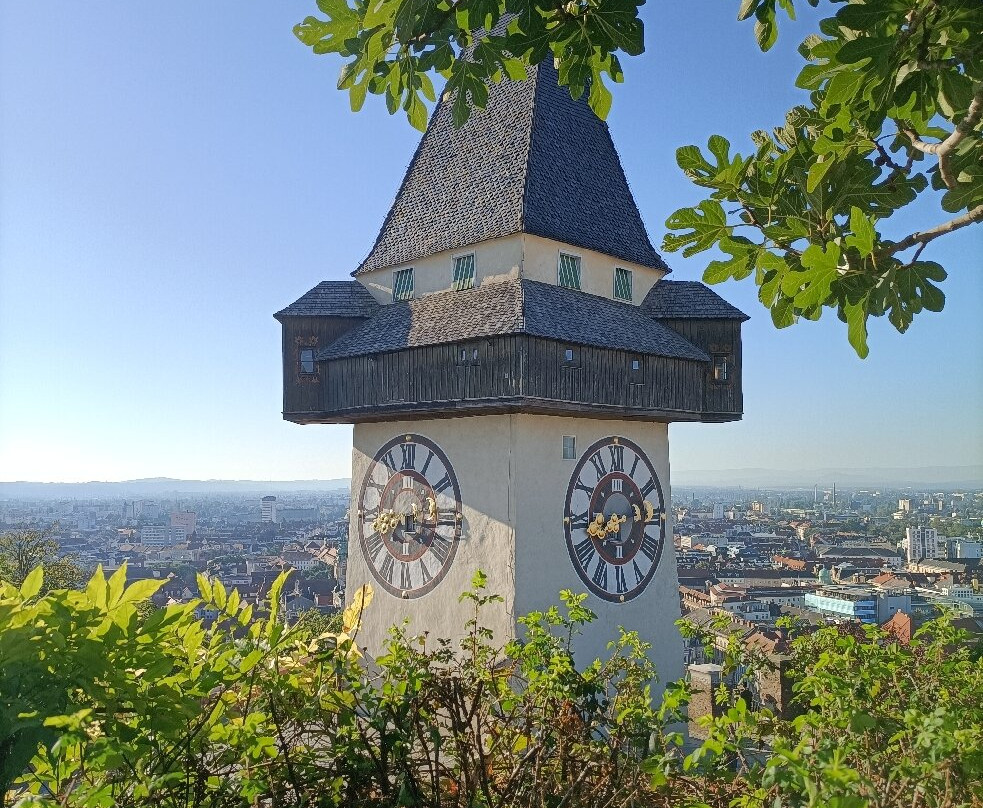 Uhrturm-格拉茨城必去景点