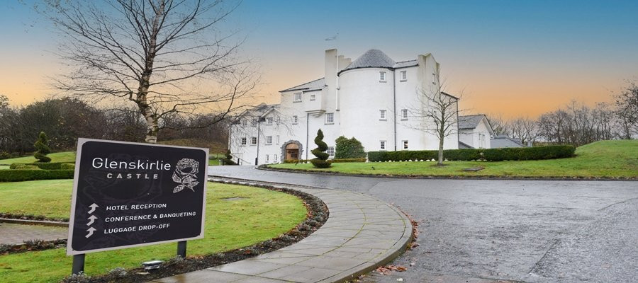 Longcroft酒店住宿-Glenskirlie House and Castle