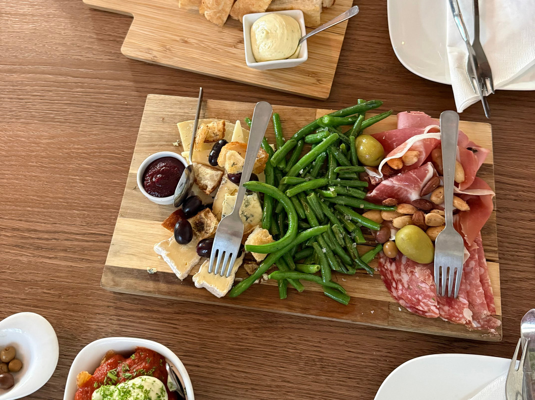 Gustav's Tapas & Vinbar