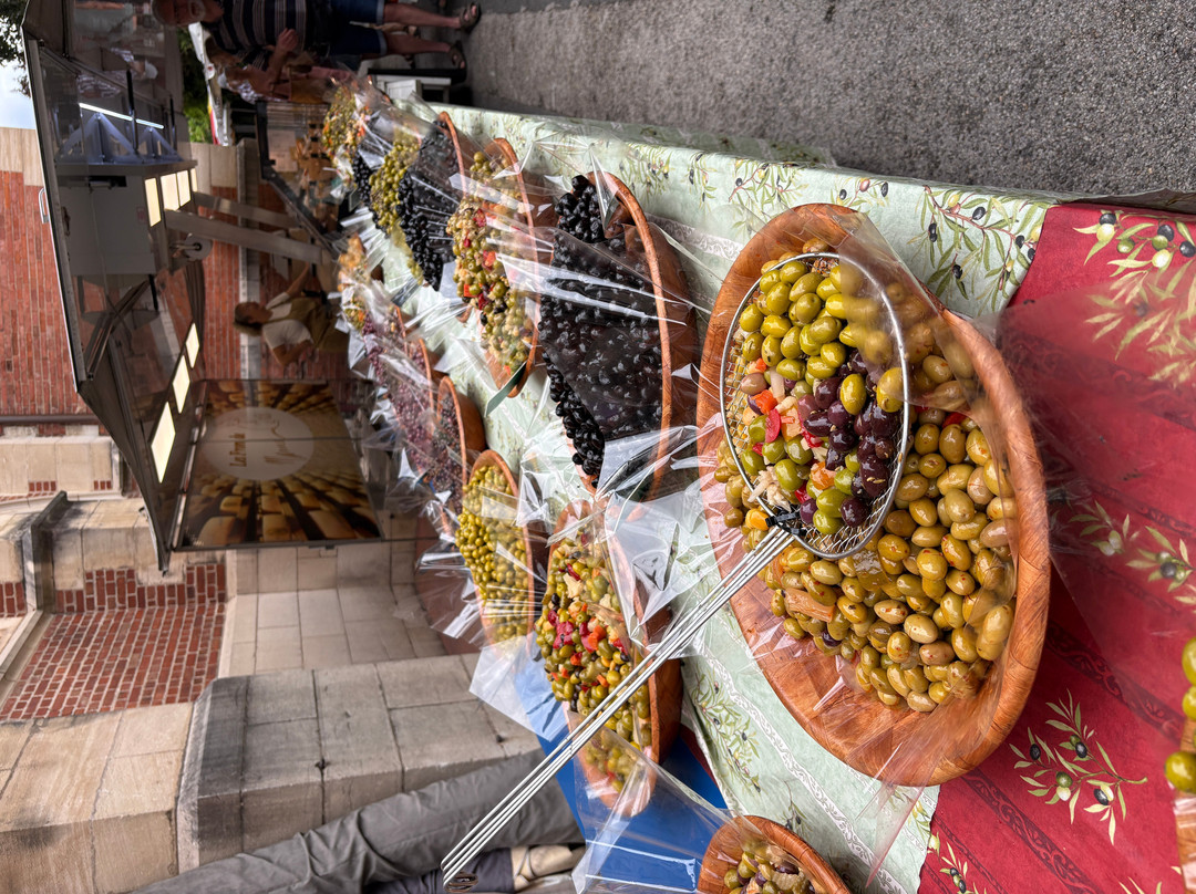 Marche Aux Volailles-Louhans必去景点