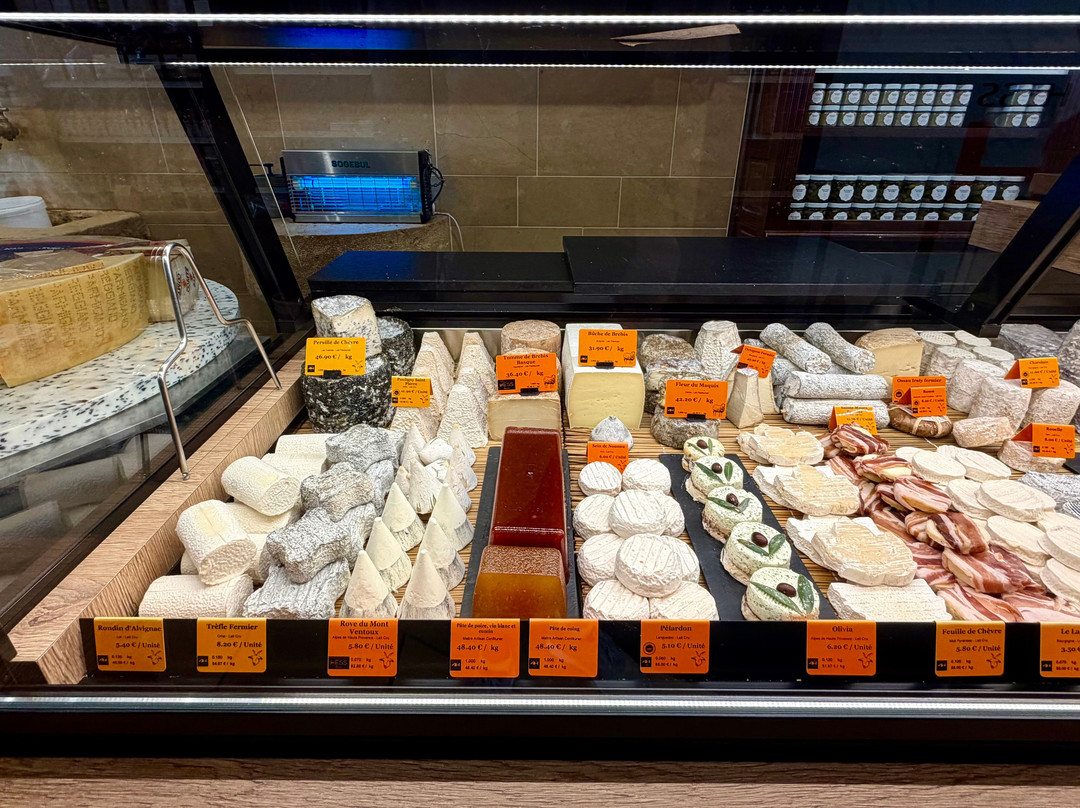 Cheese Shop Alain Hess-博讷必去景点