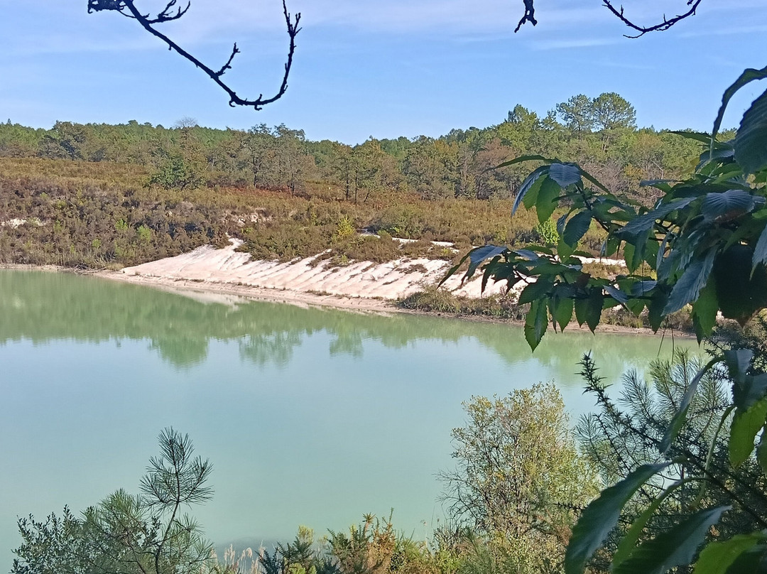 Balade Lac Bleu-Touverac必去景点