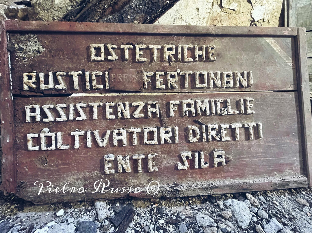 Palazzo delle Ostetriche Rustici Fertonani-Marina di Strongoli必去景点