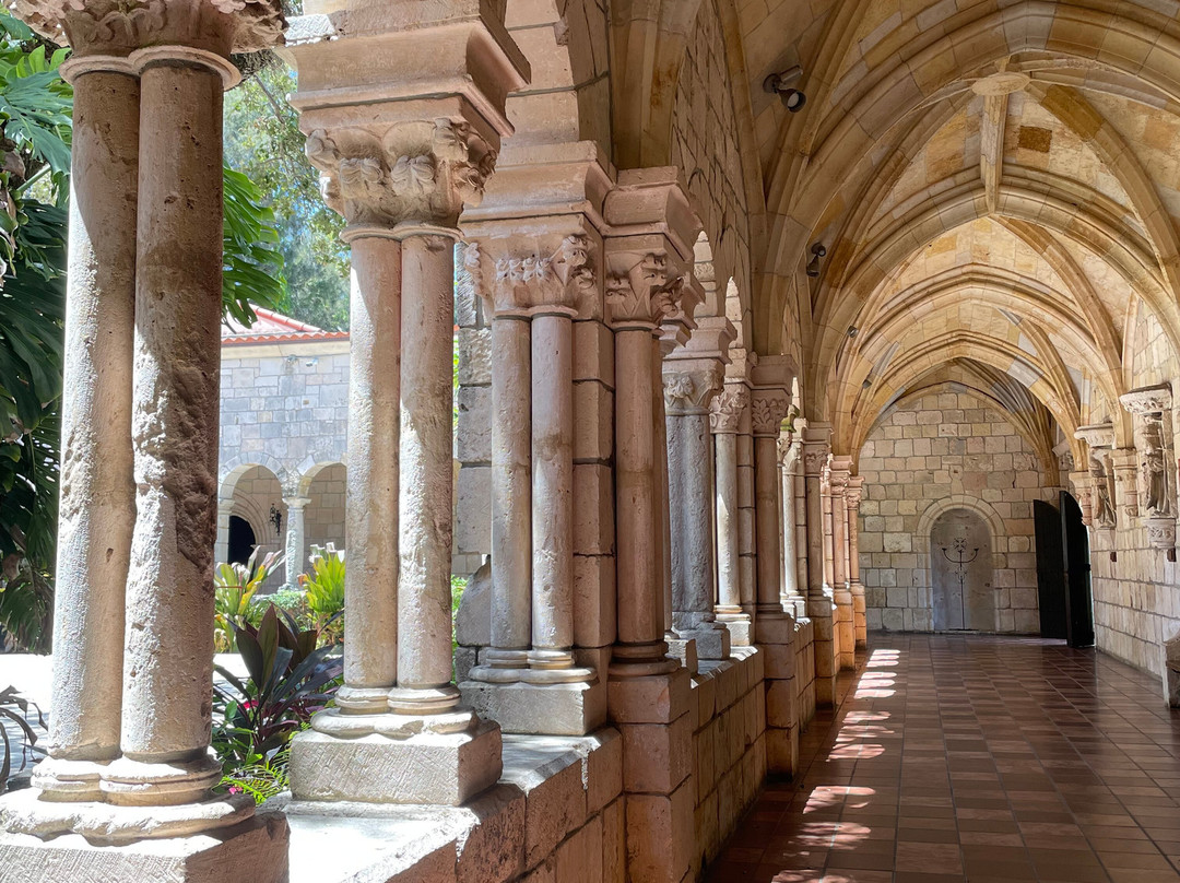 The Ancient Spanish Monastery-北迈阿密海滩必去景点