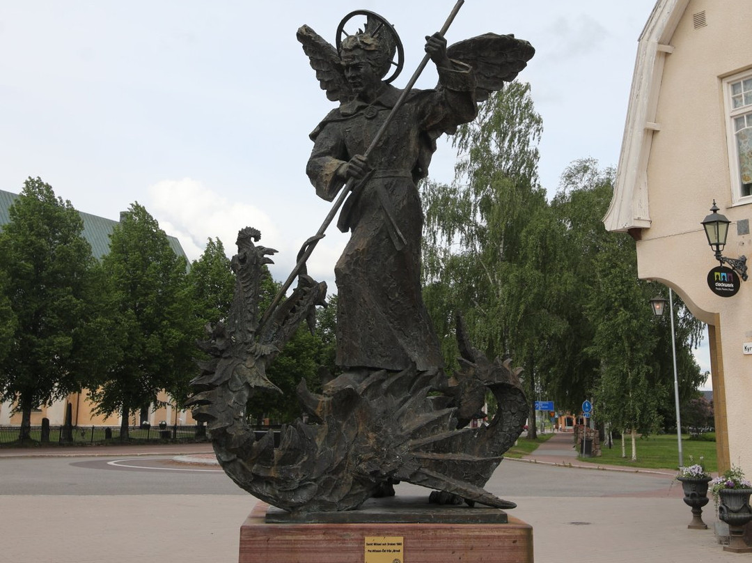 Statyn ''s:t Mikael Och Draken''