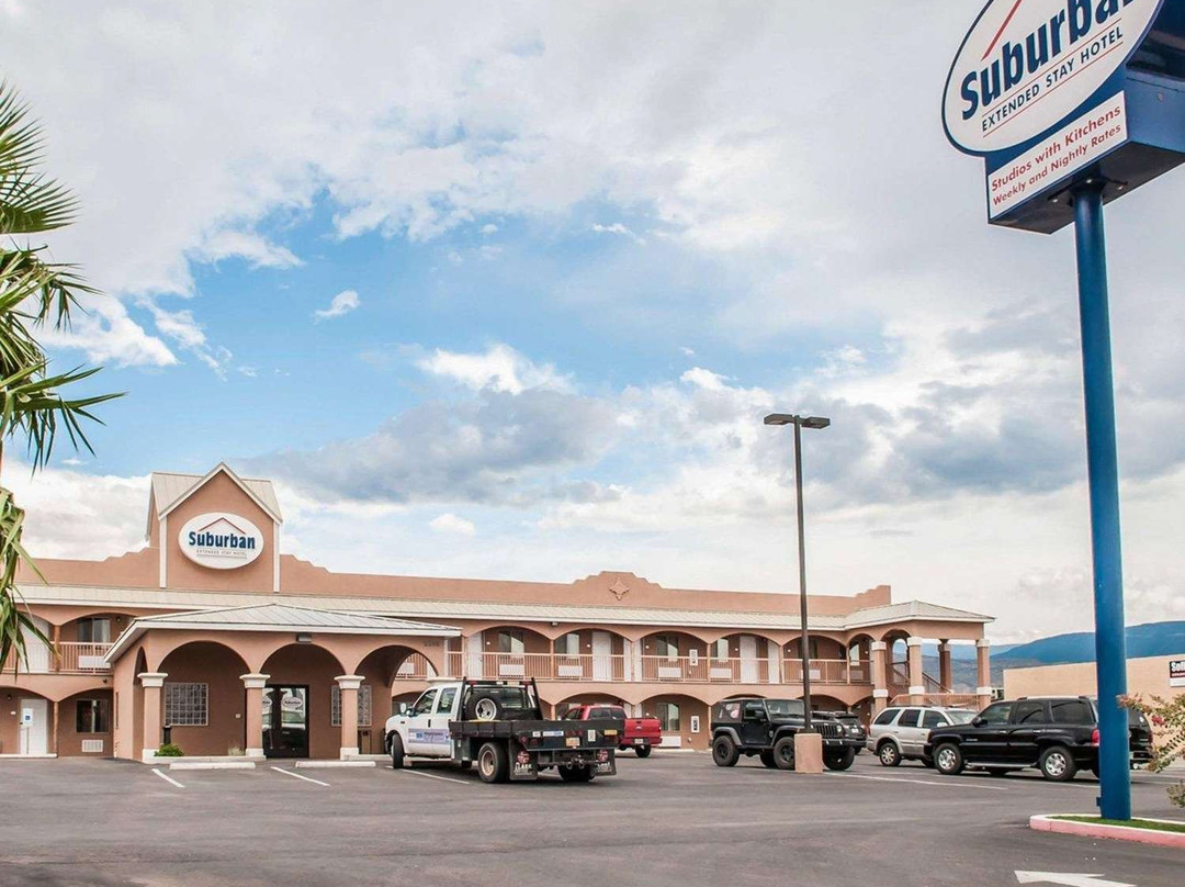 郊区长住酒店主图