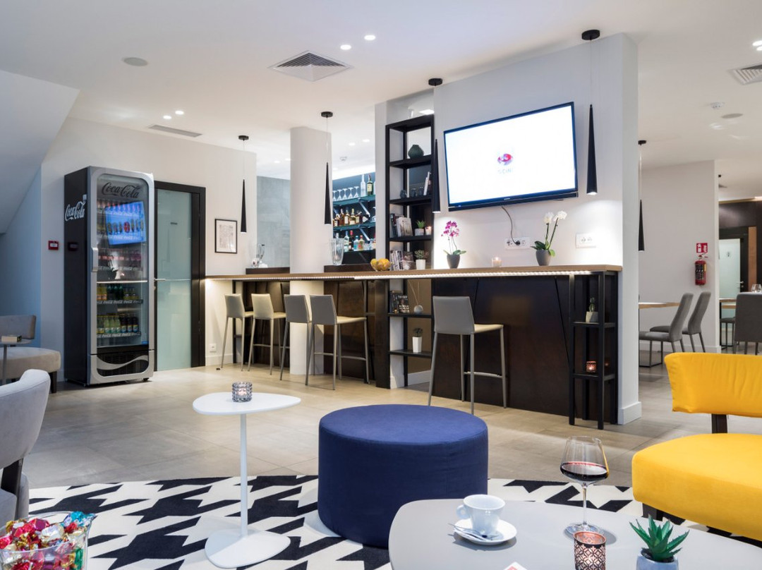 Livris Hotel