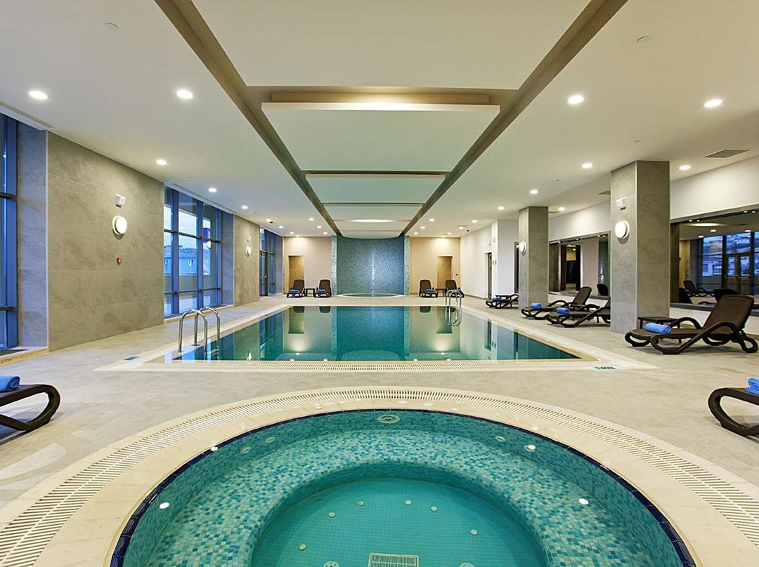 希尔顿花园桑尼乌法酒店主图