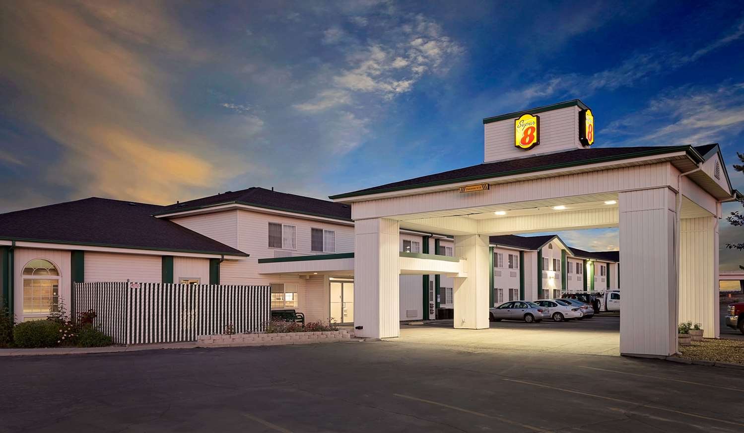 Super 8 by Wyndham Battle Mountain-官方