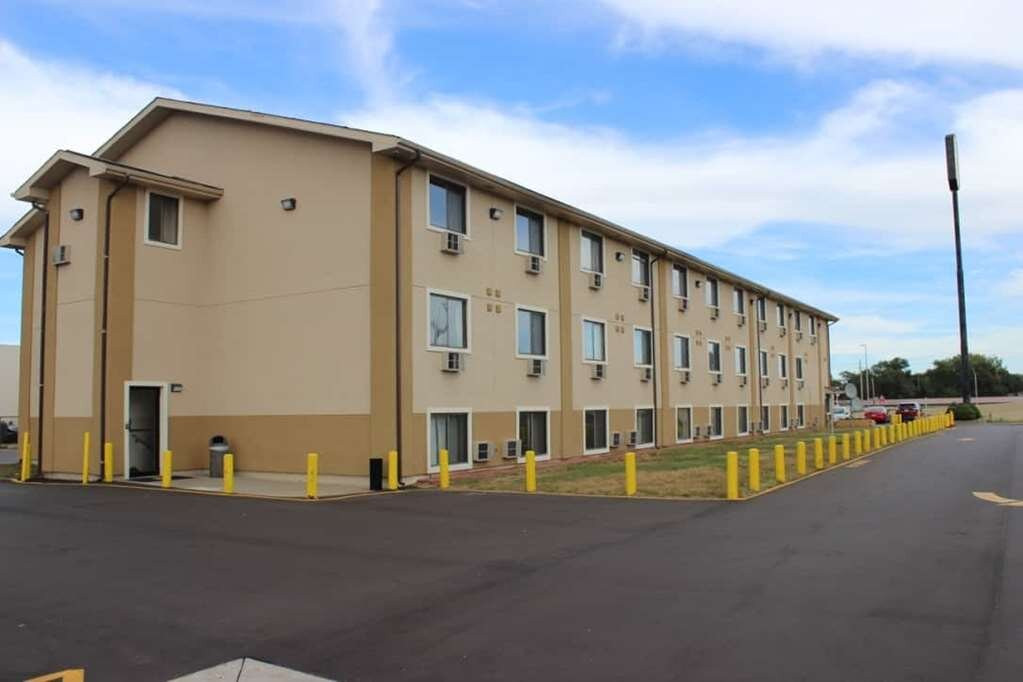 Super 8 by Wyndham Wyoming/Grand Rapids Area